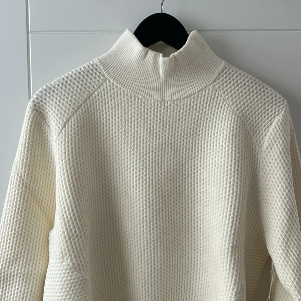 Frame Sweater - Picture 3 of 6